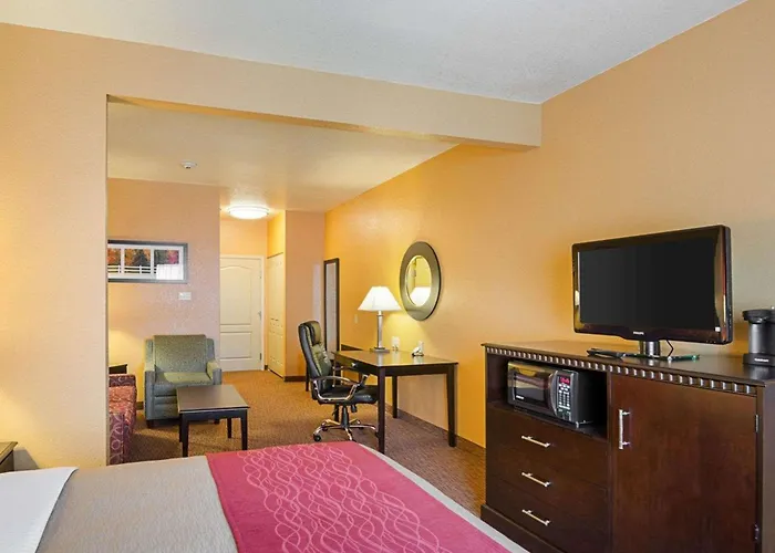 Comfort Inn & Suites Orange - Montpelier