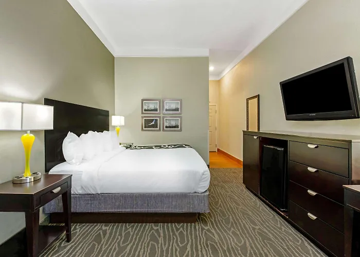 La Quinta By Wyndham Lake Charles Casino Area