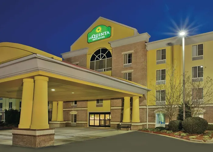 La Quinta By Wyndham Hot Springs Hotel