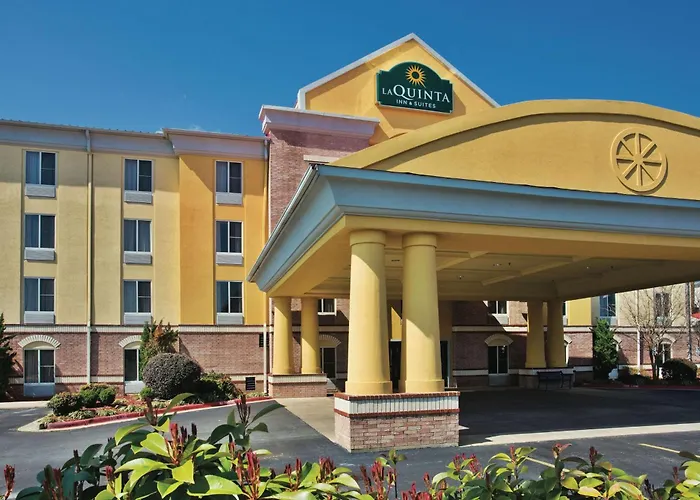 La Quinta By Wyndham Hot Springs Hotel