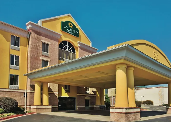 La Quinta By Wyndham Hot Springs Hotel