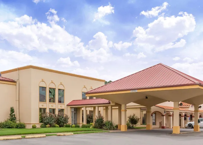 Howard Johnson By Wyndham Conway
