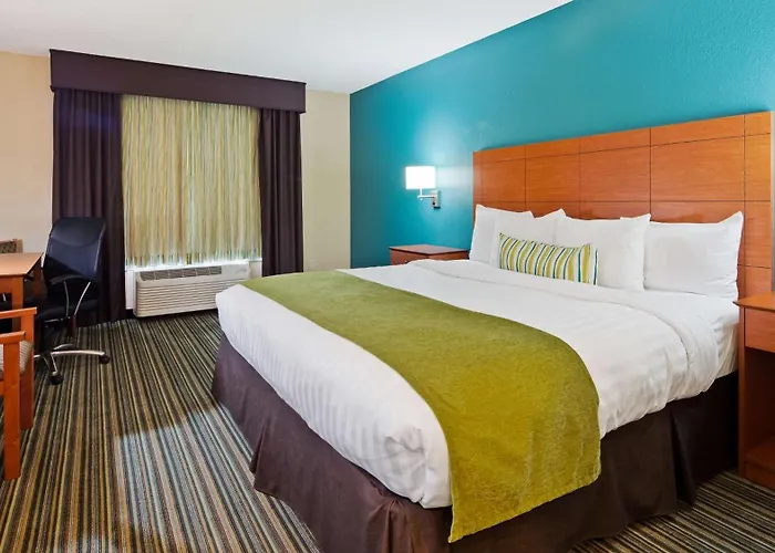 Best Western Plus Menomonie Inn & Suites