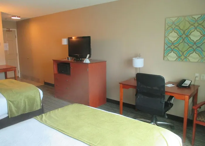Best Western Plus Menomonie Inn & Suites