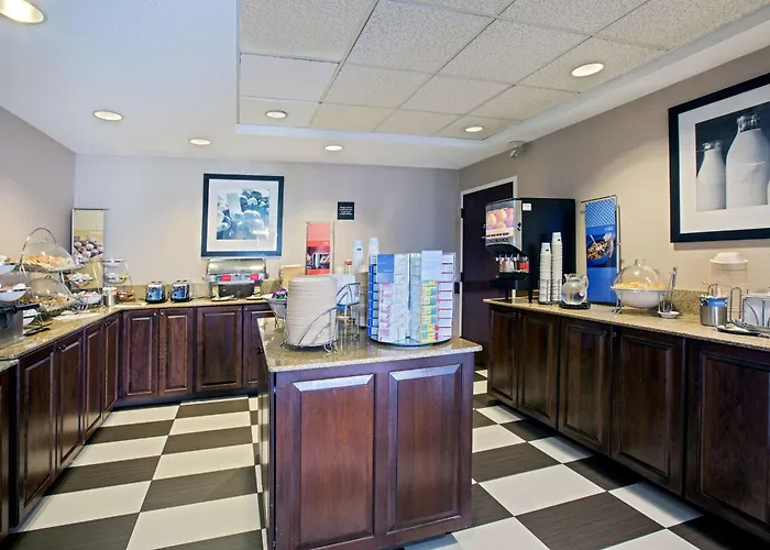 Hampton Inn West Springfield
