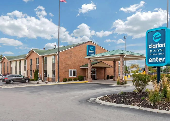 Clarion Pointe Racine - Mount Pleasant Hotel