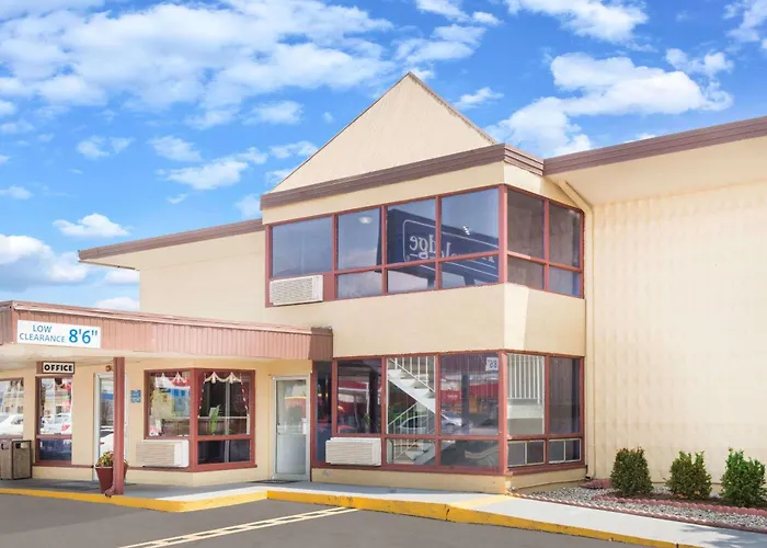 Travelodge By Wyndham Terre Haute