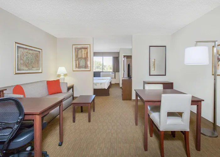 Hawthorn Suites Midwest City
