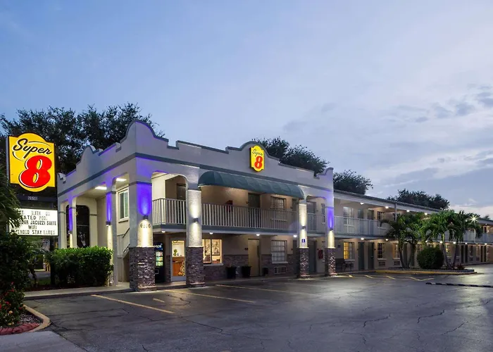 Super 8 By Wyndham Bradenton Sarasota Area