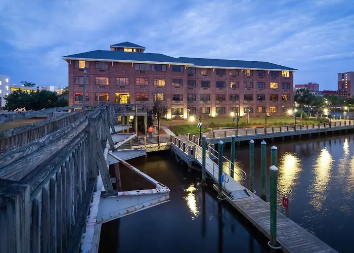 Best Western Plus Coastline Inn