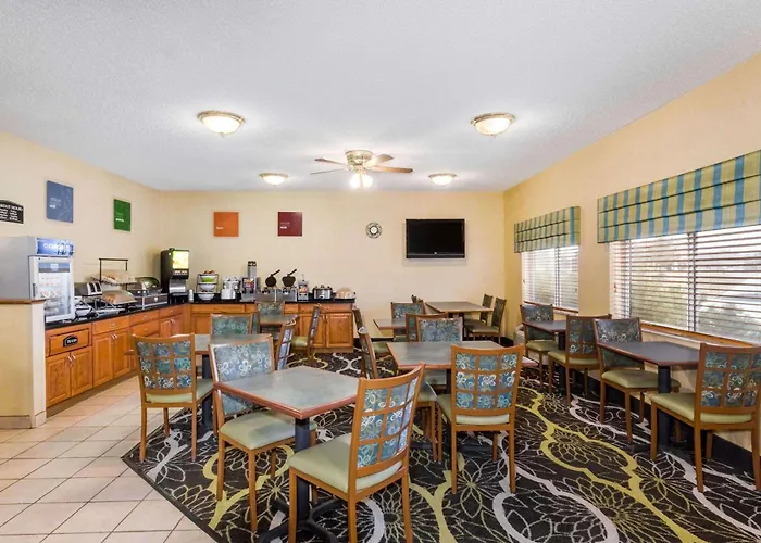 Baymont By Wyndham Billings Hotel
