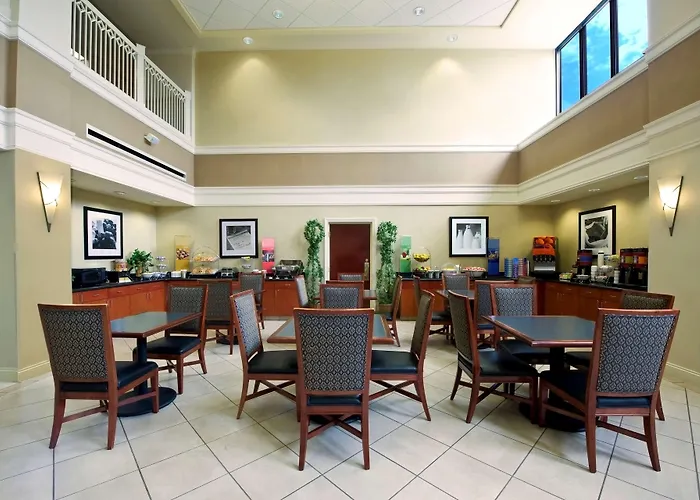 Hampton Inn & Suites-Atlanta Airport North-I-85 Hapeville