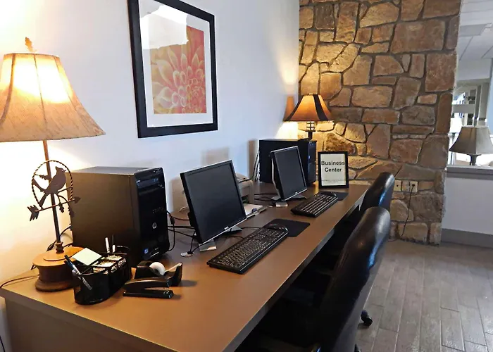 Ramada By Wyndham Clarion