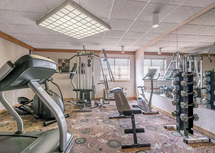 Ramada By Wyndham Fargo Hotel