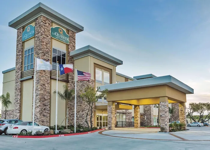 La Quinta By Wyndham Rockport - Fulton Hotel