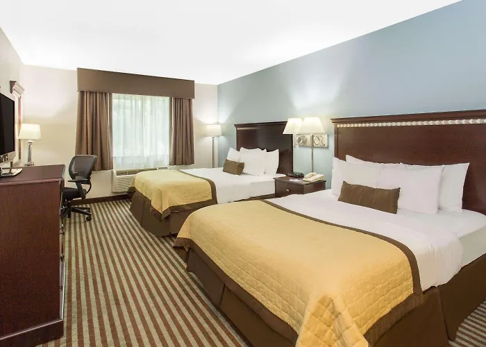 Baymont By Wyndham Mattoon Hotel