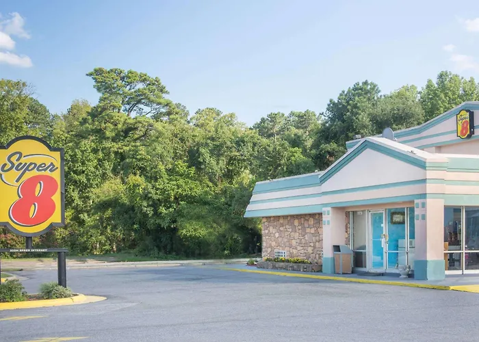 Super 8 By Wyndham Durham/University Area Nc