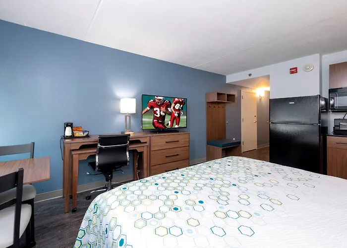 Red Roof Inn & Suites Wilmington - New Castle