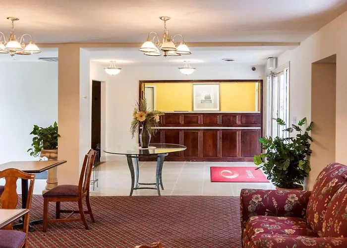 Econo Lodge Petersburg - Fort Lee