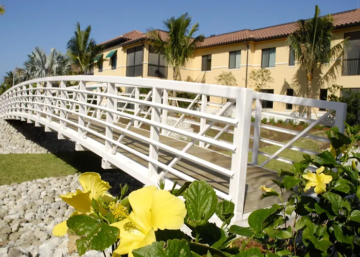 Naples Bay Resort & Marina