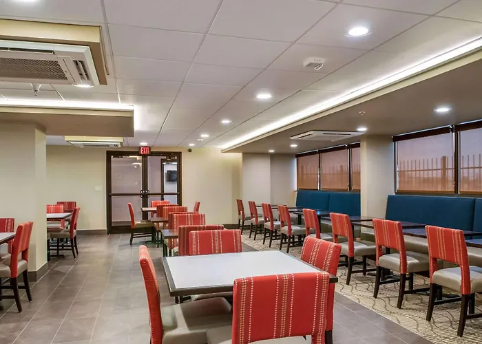 Comfort Inn & Suites At Copeland Tower Metairie