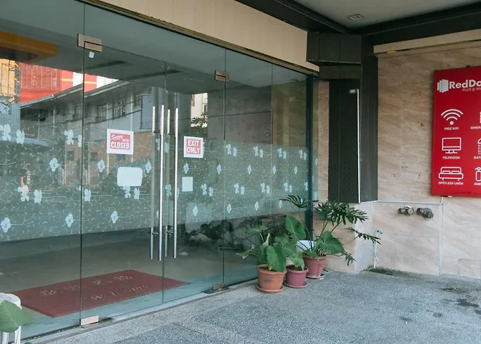 Reddoorz Plus At Winter Benitez