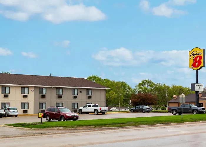 Super 8 By Wyndham Storm Lake