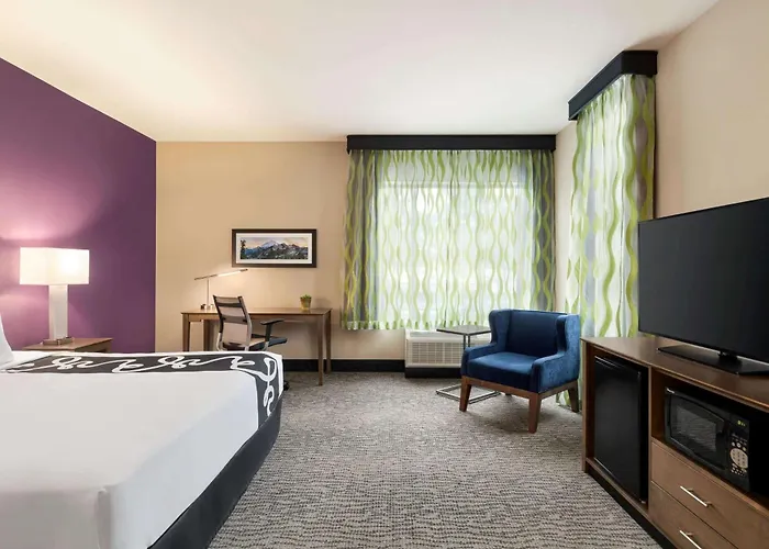 La Quinta Inn & Suites By Wyndham Burlington