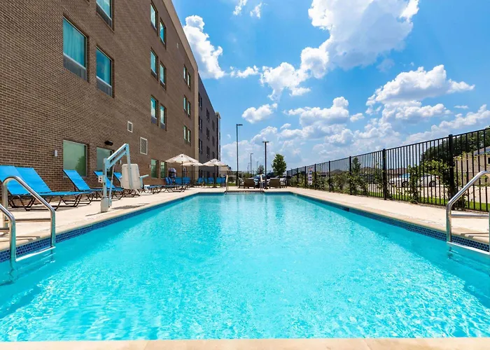La Quinta Inn & Suites By Wyndham Round Rock Near Kalahari