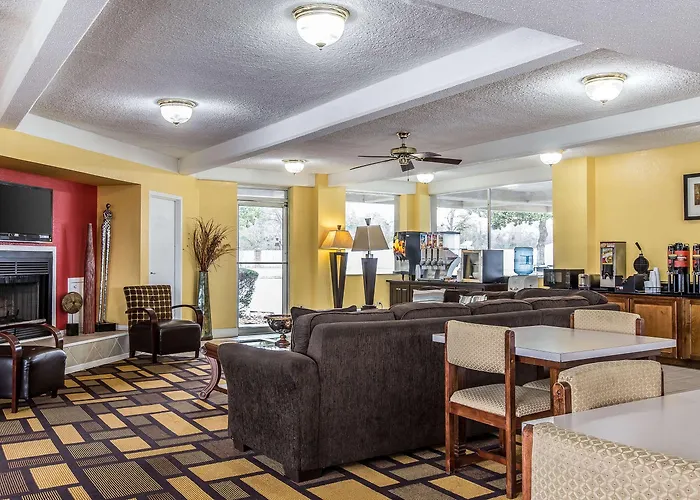 Econo Lodge Byron Near Historic District - Warner Robins