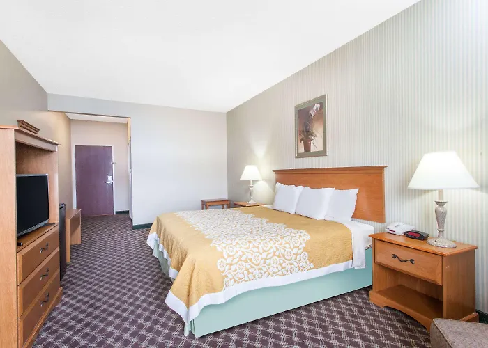 Days Inn & Suites Seaford