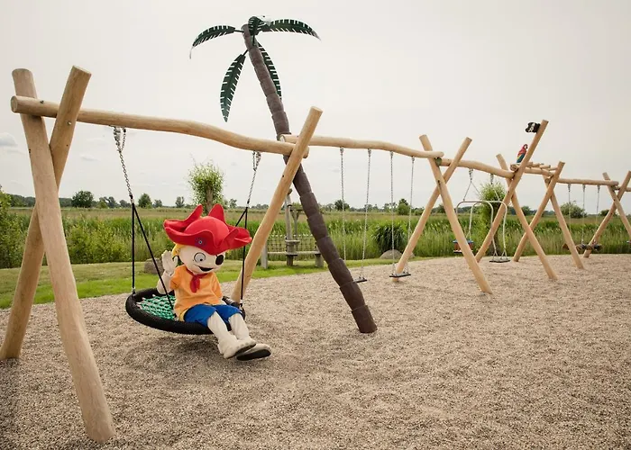 Familien Wellness Hotel Seeklause mit großem Abenteuerspielplatz Piraten-Insel-Usedom Trassenheide