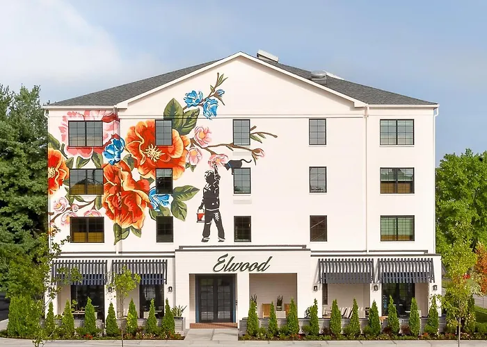 Elwood Hotel & Suites Lexington