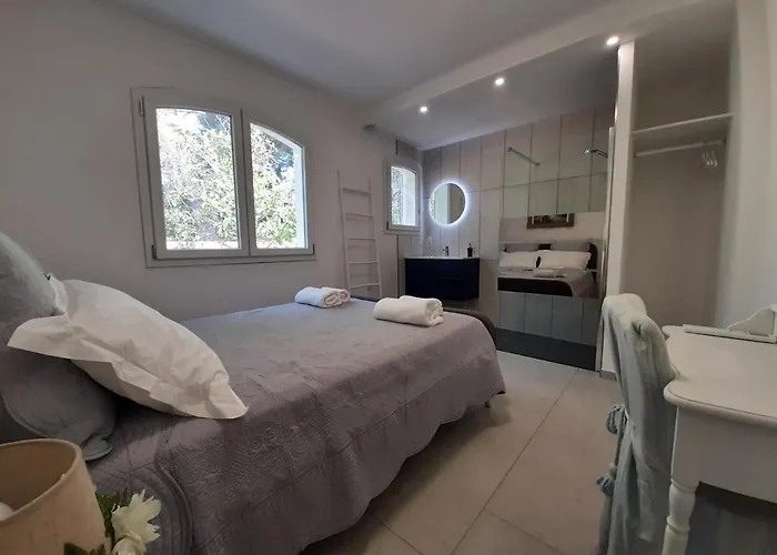 VILLA RASOA chambre LIBELLULE Agde