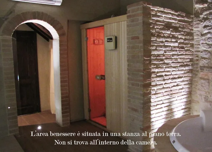 La Luna nel Borgo Spello