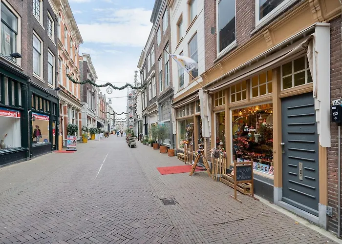 Voorstraat-Straatzicht Boven Bed and Breakfast Dordrecht