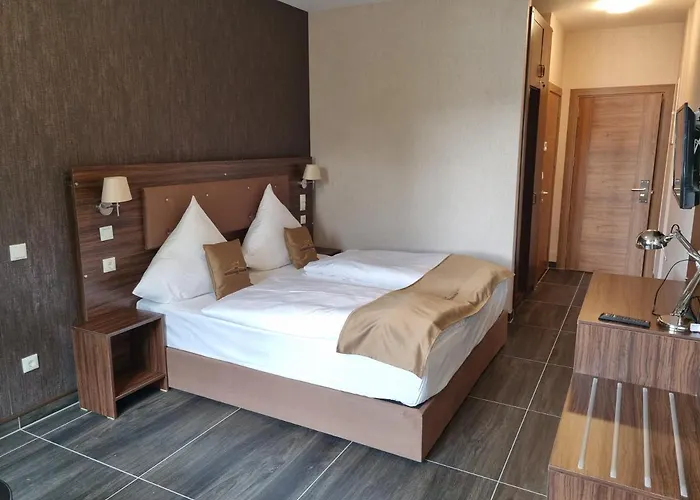 Hotel Pasa Paradies KOSTENLOSE PARKPLÄTZE Hanau