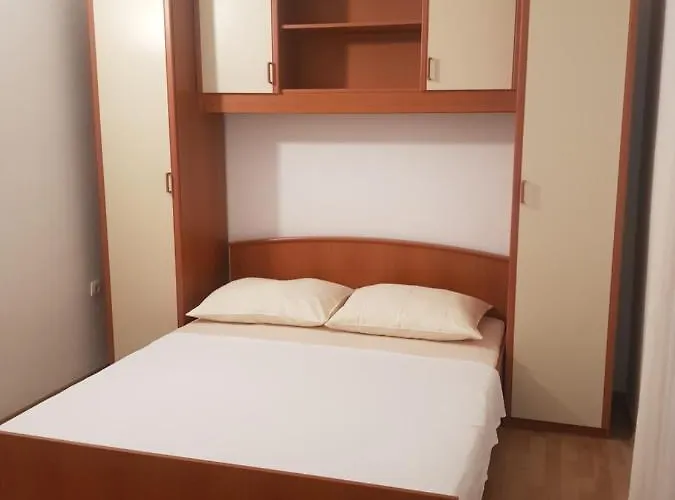 Apartments By The Sea Lopar