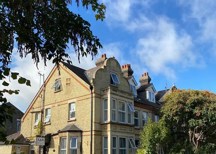 A & B Guest House Cambridge