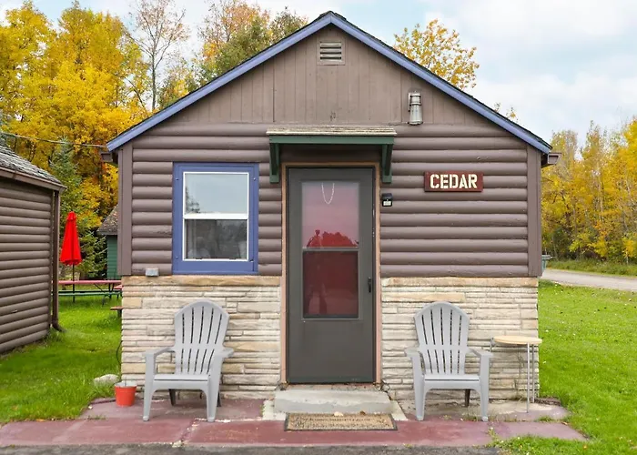 Hilltop Lodge And Cabins