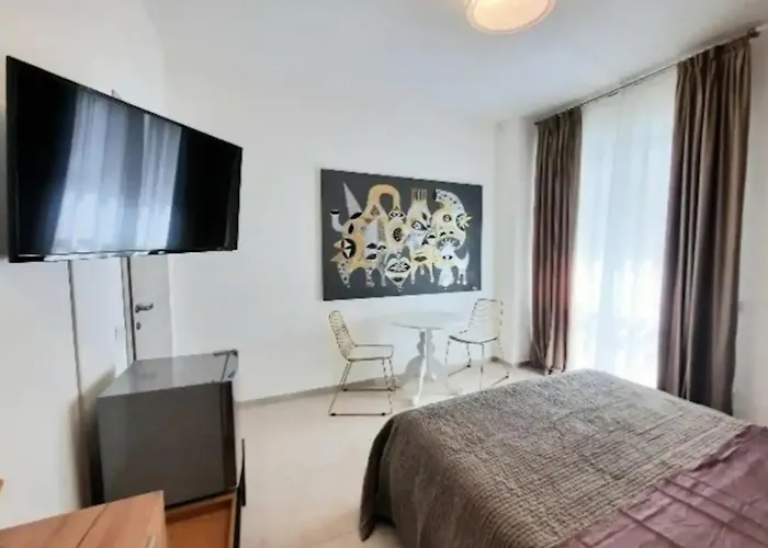 Unique Hotel Arona