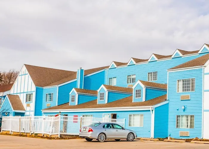 Cozy House Inn & Suites By Marifah