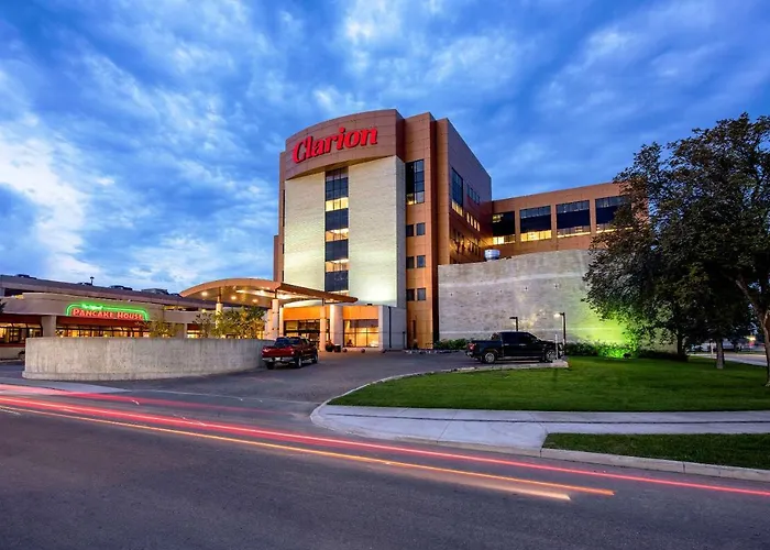 Clarion Hotel & Suites