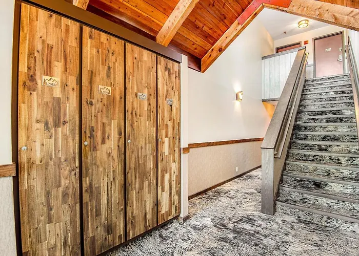 Pines 2041 Apartment Keystone