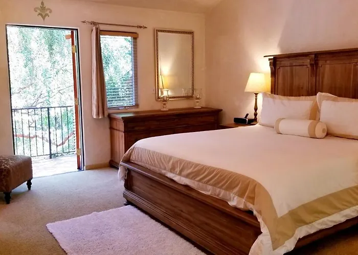 The Emerald Iguana Inn Ojai