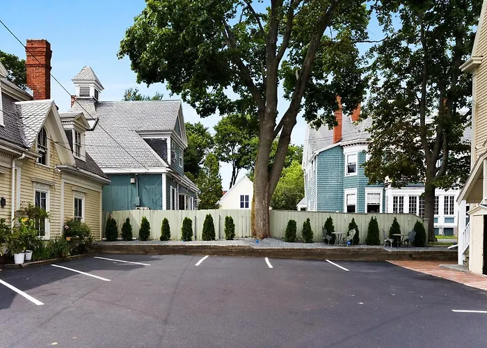 The Coach House Hotel Salem