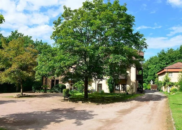 Hotel Neugebauer Am Rheinsteig