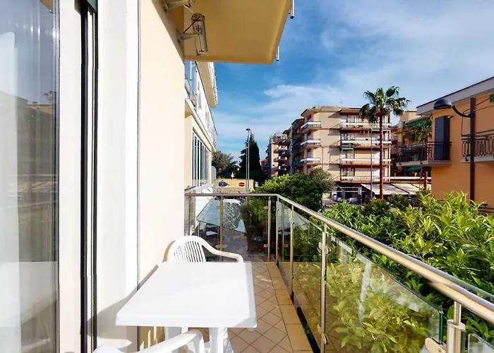 Miriam Hotel & Residence