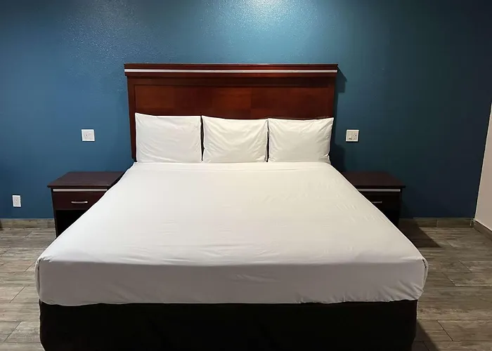 Super 8 By Wyndham Mesa Downtown Near Convention Center Hotel