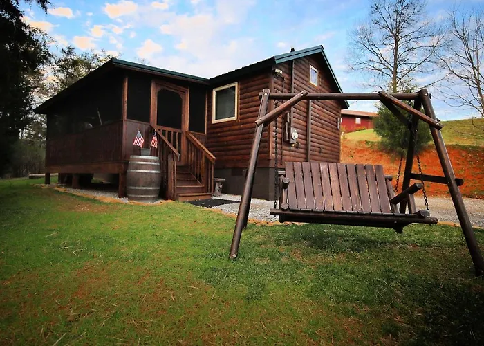 Secluded Honey Bear Log Cabin